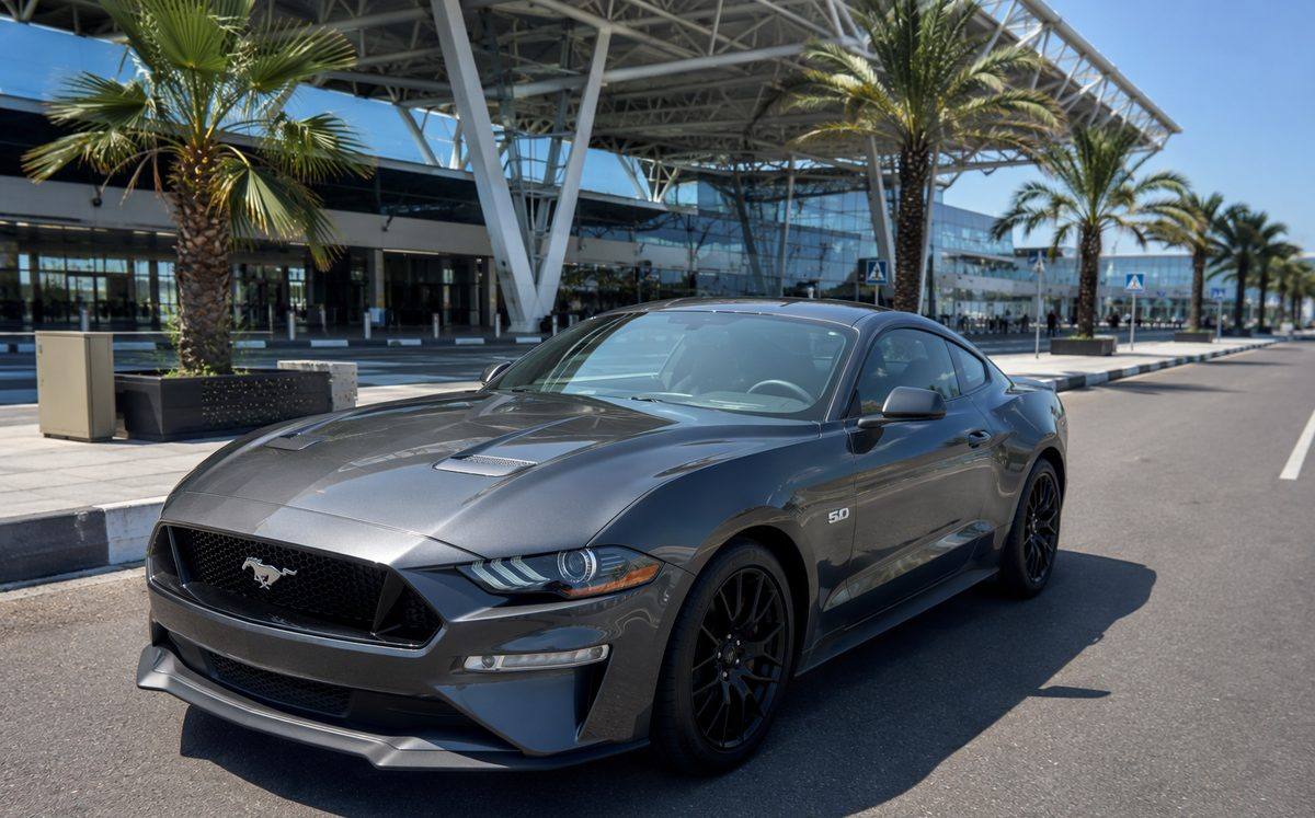 Аренда Форд Мустанг (Ford Mustang) в Сочи — кабриолет, 2 мест, подача в аэропорт Адлер