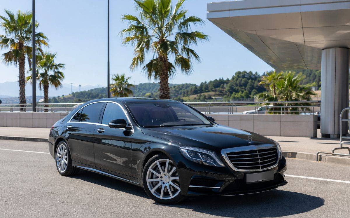 Mercedes-Benz S500 с водителем — VIP-обзорная экскурсия по Сочи