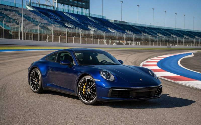 Porsche 911 у отеля